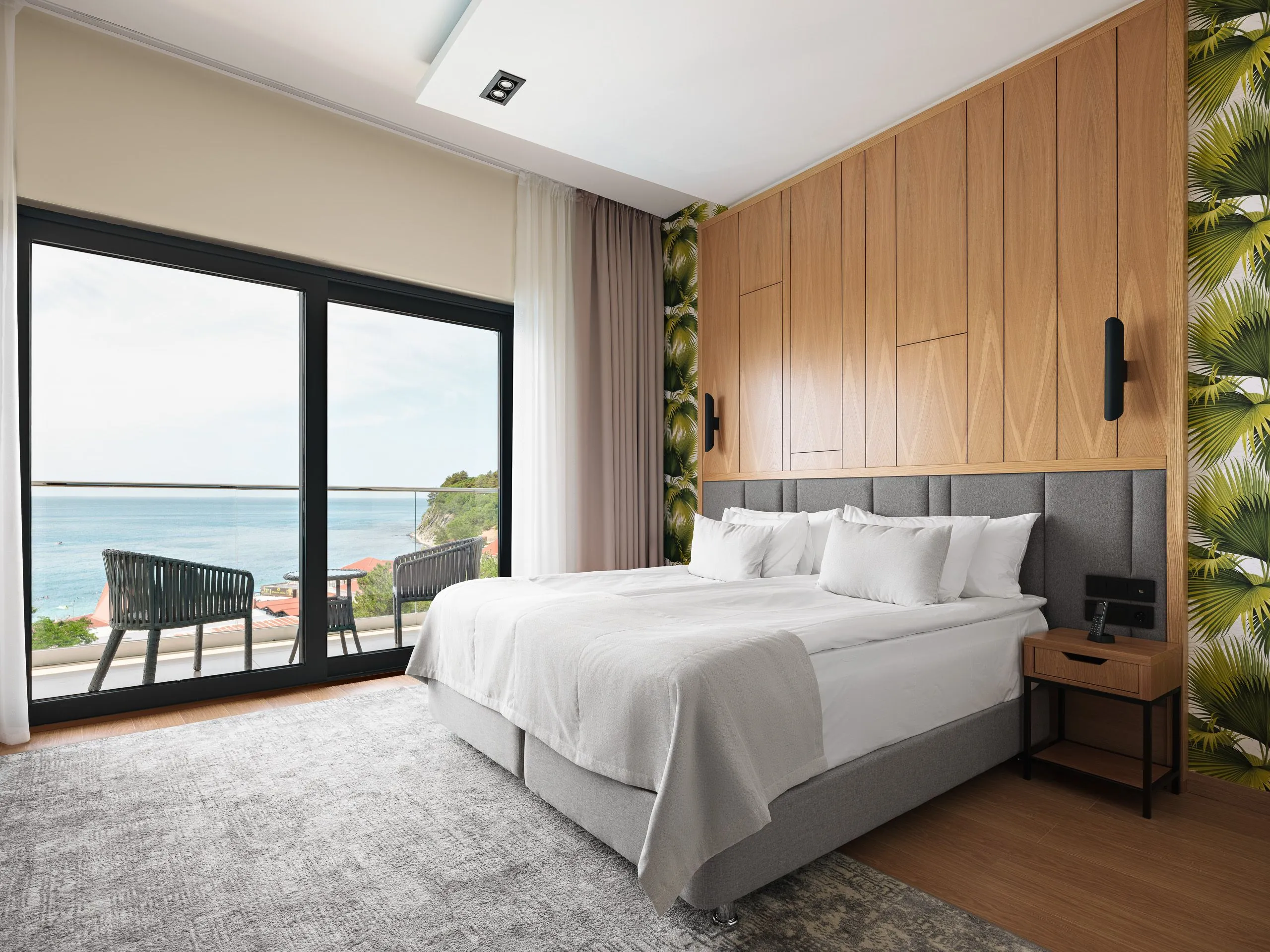 Парковка в частном секторе возле остановок